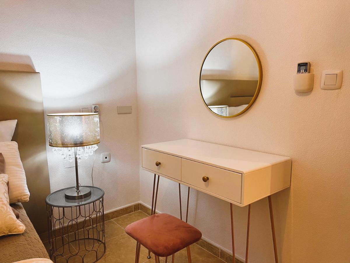 Holiday Suite Fragata ตอร์เรเวียคา ภายนอก รูปภาพ