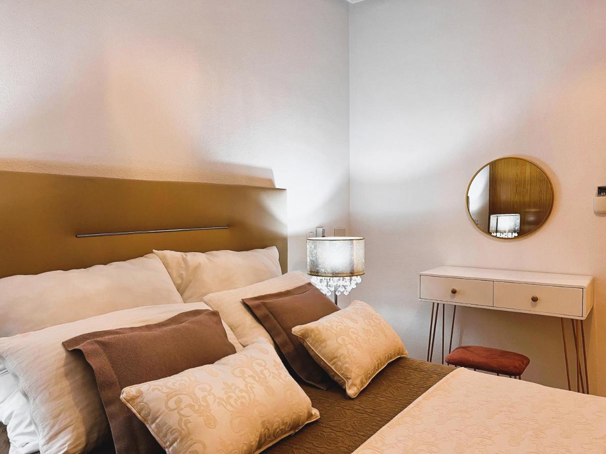 Holiday Suite Fragata ตอร์เรเวียคา ภายนอก รูปภาพ